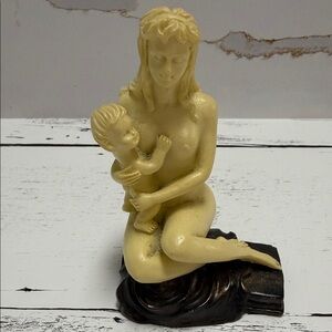 Vintage Elegant Cream Mother and Child Figurine